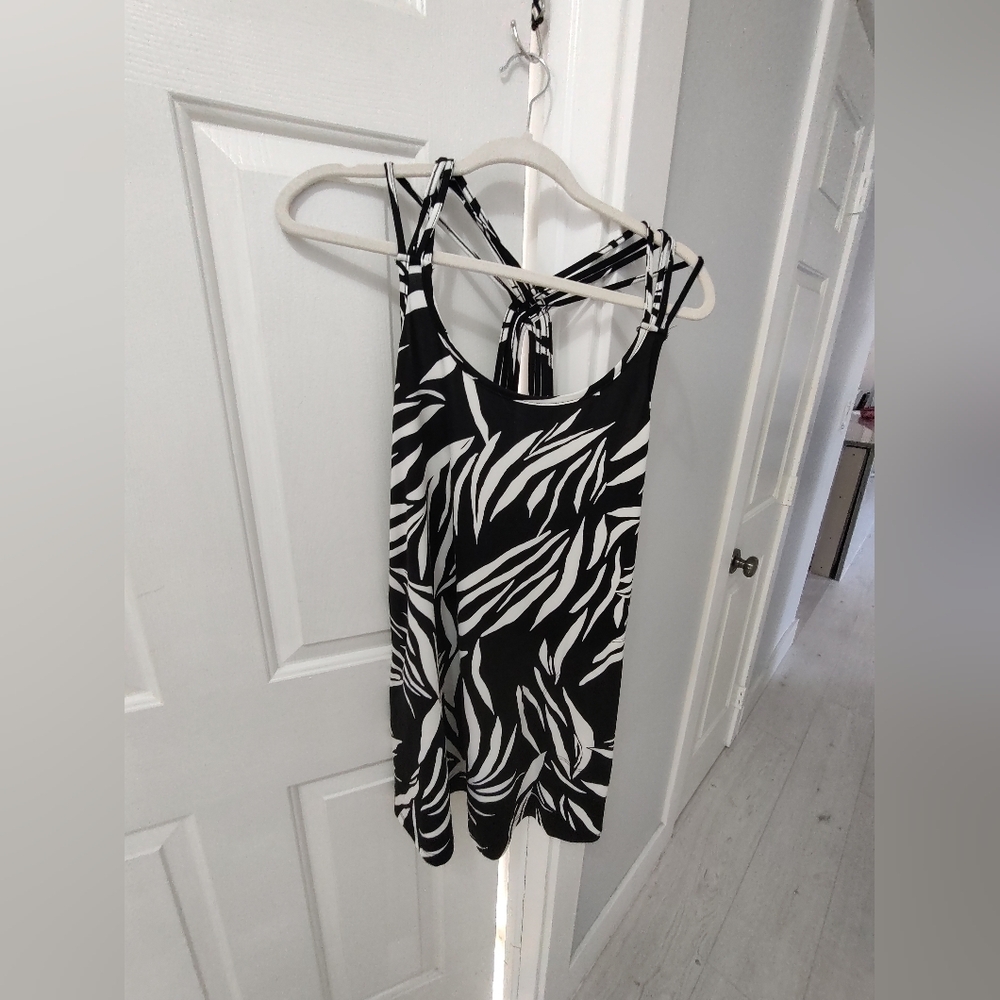 K. Vilidi tank top very pretty has pockets (M)